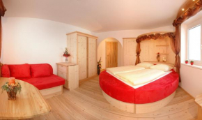  Bed & Breakfast Landhaus Strasser  Зёлль